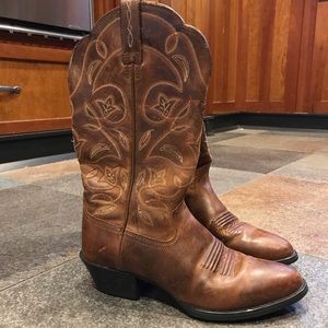 Women’s Ariat boots
